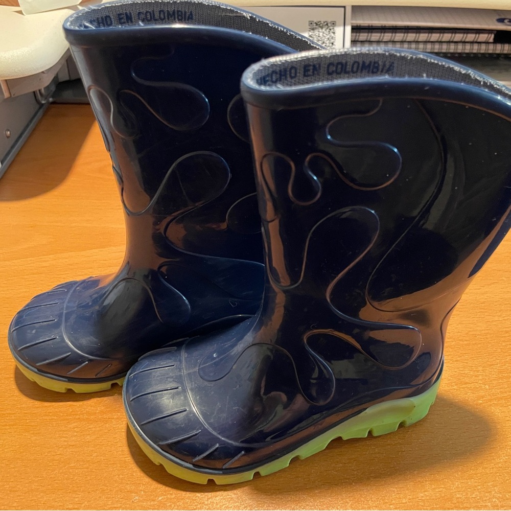 Skeeper rain boots, toddler size 6.5